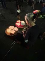 Lotuskerzen mit den besten Wünschen... &ndash; &copy; Birgit Kirchner (Eberhardt TRAVEL)