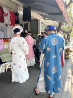 stilvoll gekleidet zum Kaisertempel &ndash; &copy; Birgit Kirchner (Eberhardt TRAVEL)