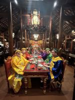 der Hofstaat im passenden Gewand &ndash; &copy; Birgit Kirchner (Eberhardt TRAVEL)