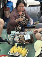 natürlich kosten wir die Ananas... &ndash; &copy; Birgit Kirchner (Eberhardt TRAVEL)