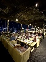 stilvolles Abendessen am Flussufer in Phnom Penh &ndash; &copy; Birgit Kirchner (Eberhardt TRAVEL)