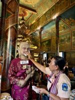 Mama Penh verschenkt Küsse und Reichtum  &ndash; &copy; Birgit Kirchner (Eberhardt TRAVEL)