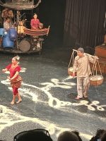 Kunst mit Reis im Phare Circus &ndash; &copy; Birgit Kirchner (Eberhardt TRAVEL)