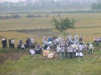 Beerdigung auf dem Weg in die Halong Bucht