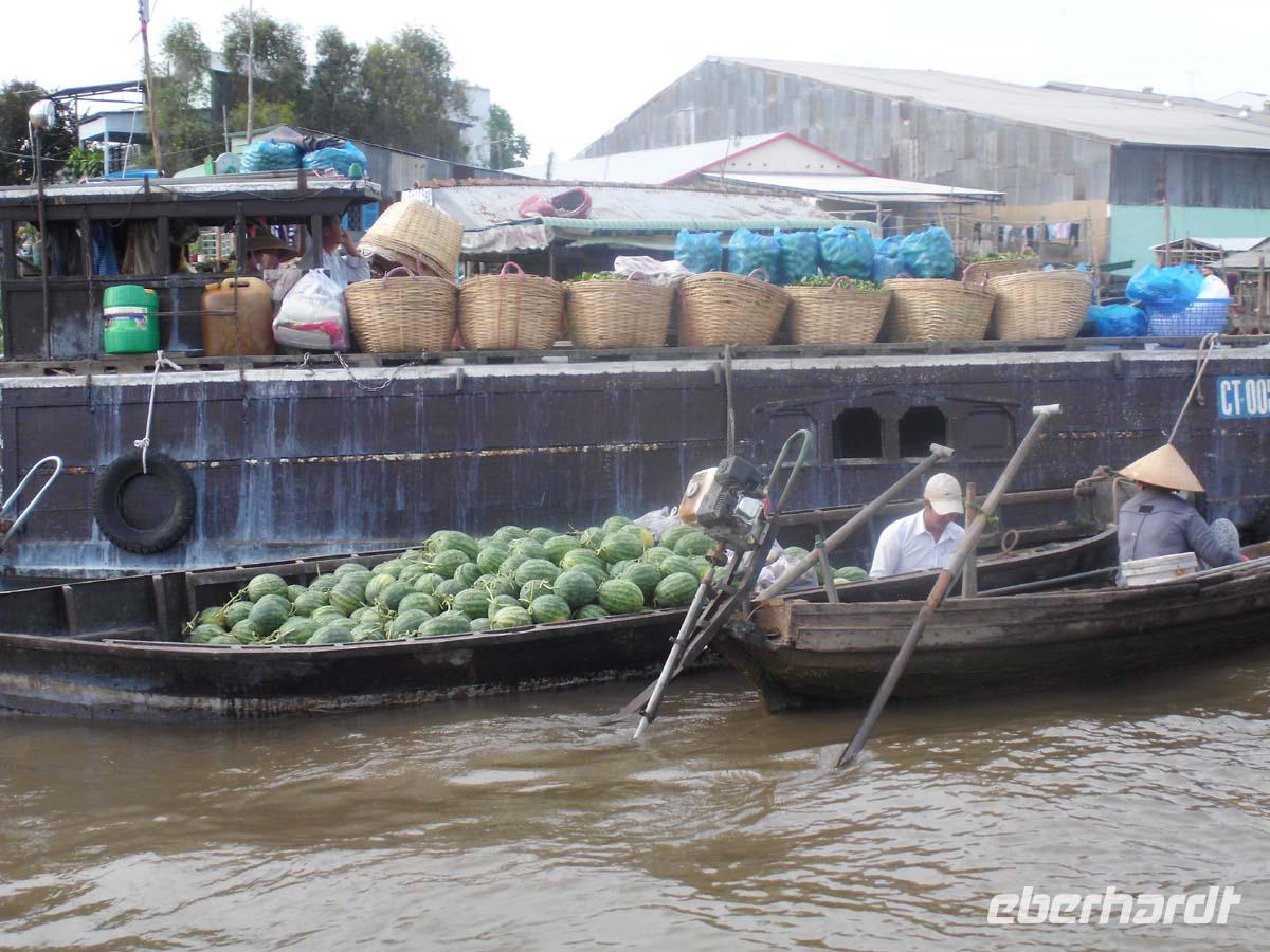 Auf dem schwimmenden Markt in Can Tho