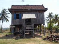 Bauernhaus auf Stelzen