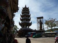 Trai Mat, Linh-Phuoc-Pagode