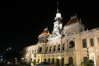 Saigon bei Nacht - Rathaus