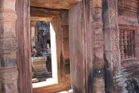 Besichtigung im Frauentempel Banteay Srei