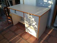 749 neue Tische