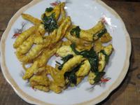 gegrillte Raupen für die Mutigen