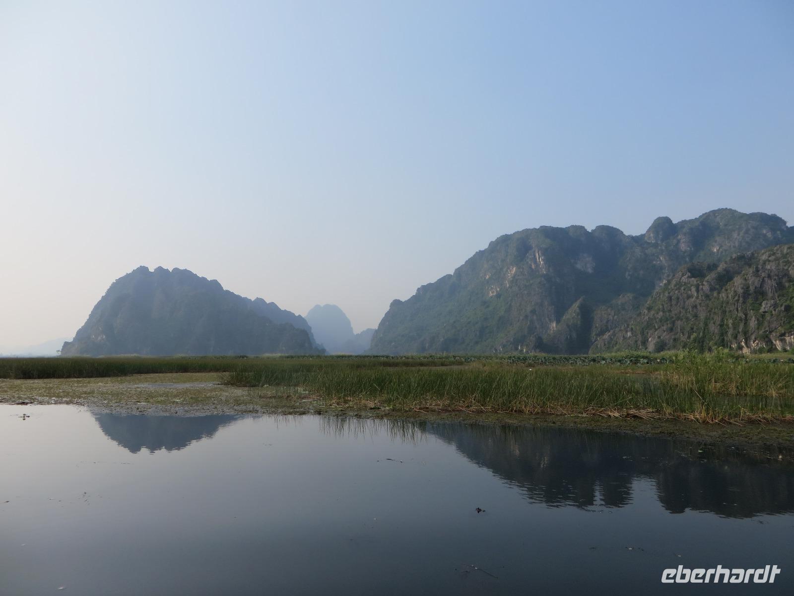 was für ein Ausblick in der trockenen Halong Bucht!