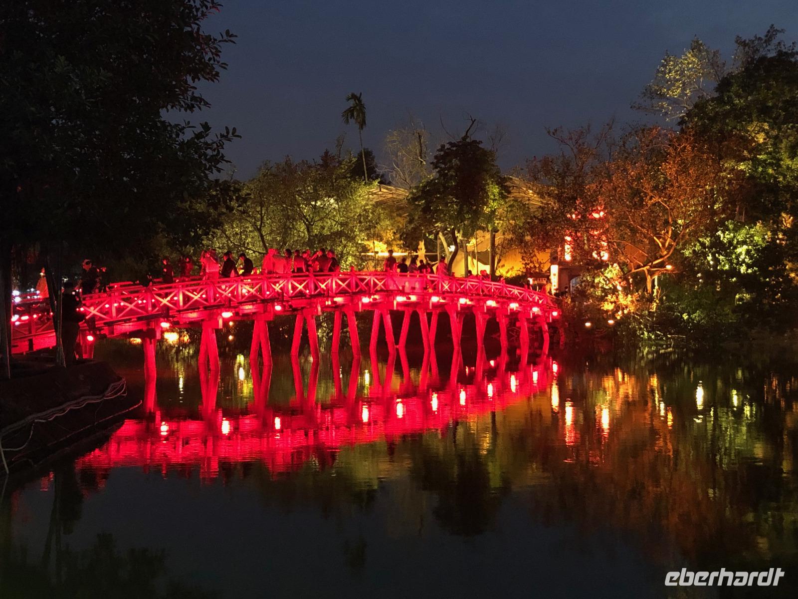 The Huc - Brücke zum Jadeberg Tempel