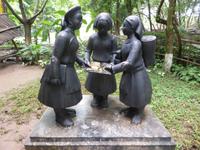 Skulptur im Garten des Ethnologischen Museums