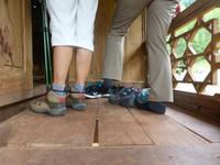 Sauberkeit im Stelzenhaus - Schuhe aus !