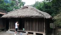 Pfahlhaus Originalgröße_Ethnologisches Museum - Hanoi