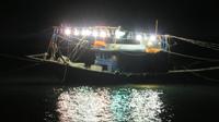 Fischkutter auf nächtlichem Fang, Ha Long Bucht