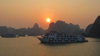 Sonnenaufgang auf der Dschunke, Ha Long Bucht