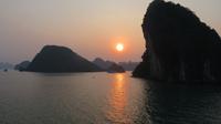 Sonnenaufgang auf der Dschunke, Ha Long Bucht