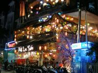 Lampions in der quirligeren Stadt Hue