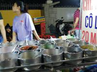 Garküchen am Straßenrand in Hue