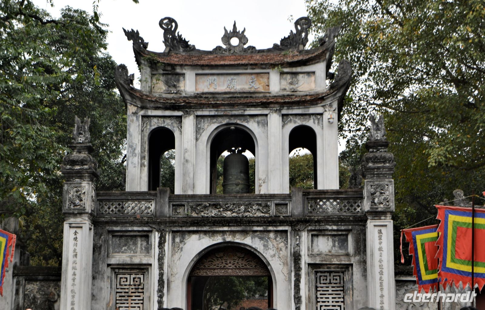 Vor dem Literaturtempel 