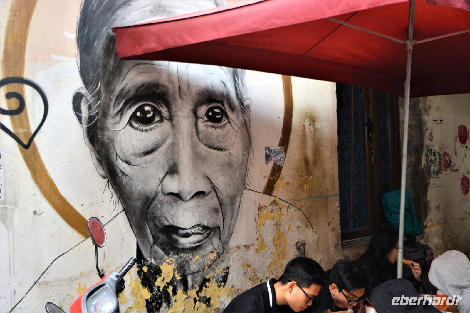 Straßenkunst am Rande