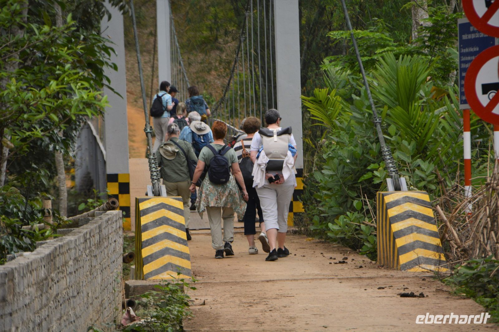über einige Brücken müssen wir gehn
