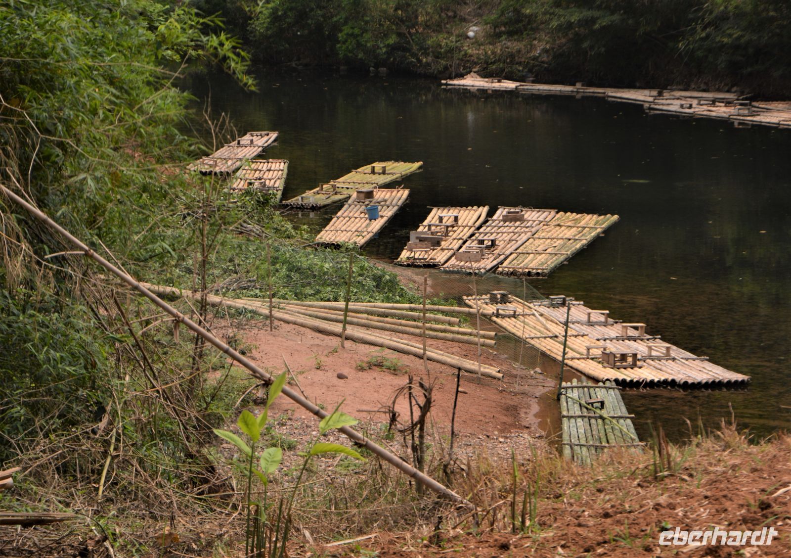 Ausflüge auf Flößen
