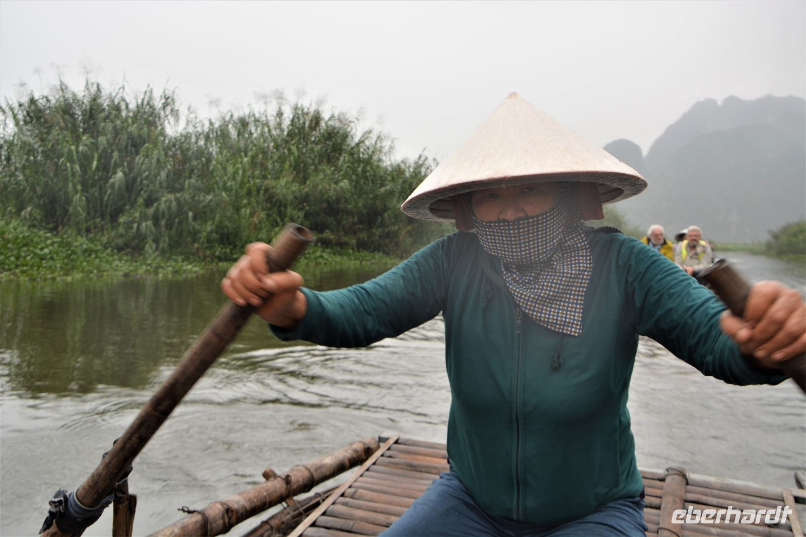 mit kräftigen Armen