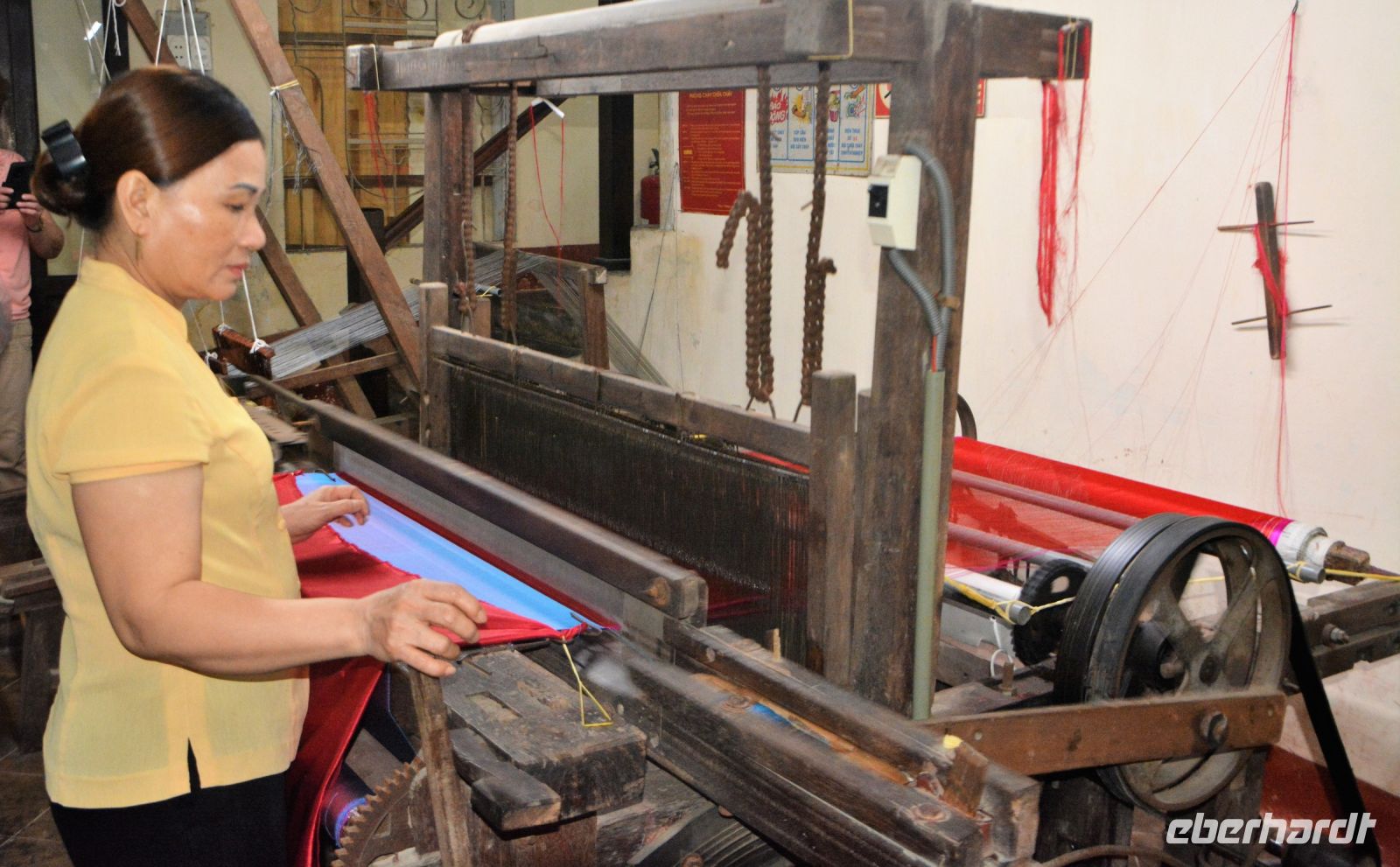 in der Seidenweberei