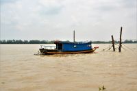 Faehre über den Mekong 