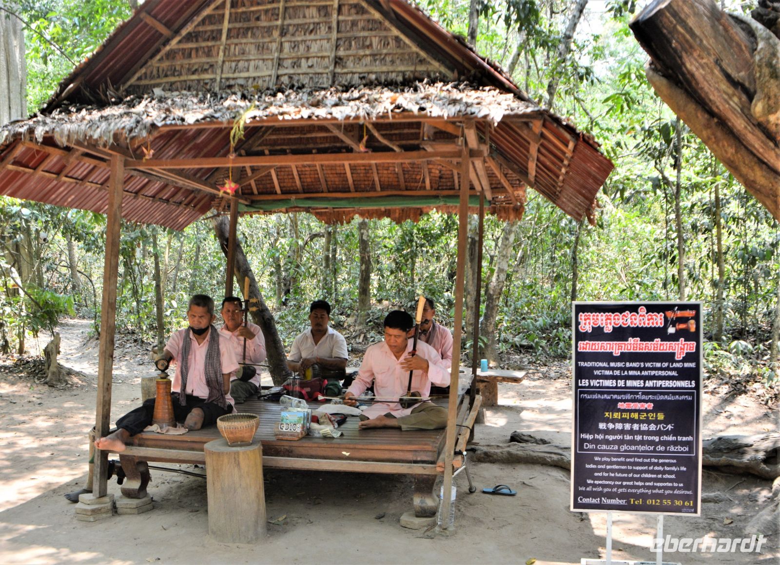 der Krieg wirkt weiter - Band der Versehrten von Kambodscha