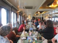 Vor dem Dinner auf unserem Schiff Bhaya Cruises