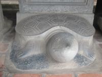 Die Schildröte - Symbol der Weisheit- im Literaturtempel, Hanoi