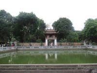 Teich am Gelände des Literaturtempels, Hanoi