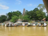 Blick auf die Thien Mu Pagode vom Parfumfluss, Hue