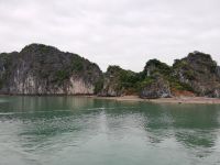 Halong Bucht - leider etwas bewölkt...