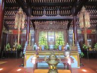 Auf dem Gelände der Thiên-M?-Pagode, Hue