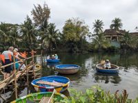 105. Bambusbootfahrt