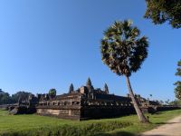Angkor Wat bei strahlendem Sonnenschein 