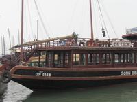 Dschunke in der Halongbucht