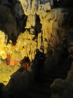 Kalkstein Höhle in der Halongbucht