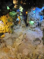 Kalkstein Höhle in der Halongbucht