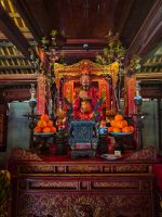 Historischer Altar im Inneren des Literaturtempels in Hanoi, Vietnam &ndash; &copy; Marie Dittrich (Eberhardt TRAVEL)