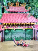 Bühne des traditionellen Wasserpuppentheaters mit Figuren im Wasser in Hanoi, Vietnam &ndash; &copy; Marie Dittrich (Eberhardt TRAVEL)