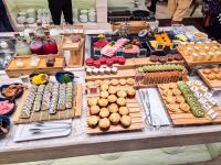 Frühstücksbuffet mit süßen und herzhaften Speisen im Hotel in Hanoi, Vietnam &ndash; &copy; Marie Dittrich (Eberhardt TRAVEL)