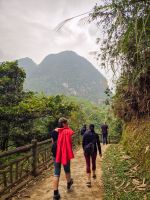 Wanderung durch die Berglandschaft auf dem Weg nach Kho Muong, Vietnam &ndash; &copy; Marie Dittrich (Eberhardt TRAVEL)