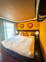 Kabine mit Balkon und Blick auf die Karstfelsen der Hạ Long Bucht, Vietnam &ndash; &copy; Marie Dittrich (Eberhardt TRAVEL)