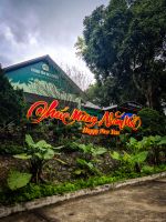 Begrüßung am Parkeingang mit Neujahrswünschen in Cúc Phương Nationalpark, Vietnam &ndash; &copy; Marie Dittrich (Eberhardt TRAVEL)